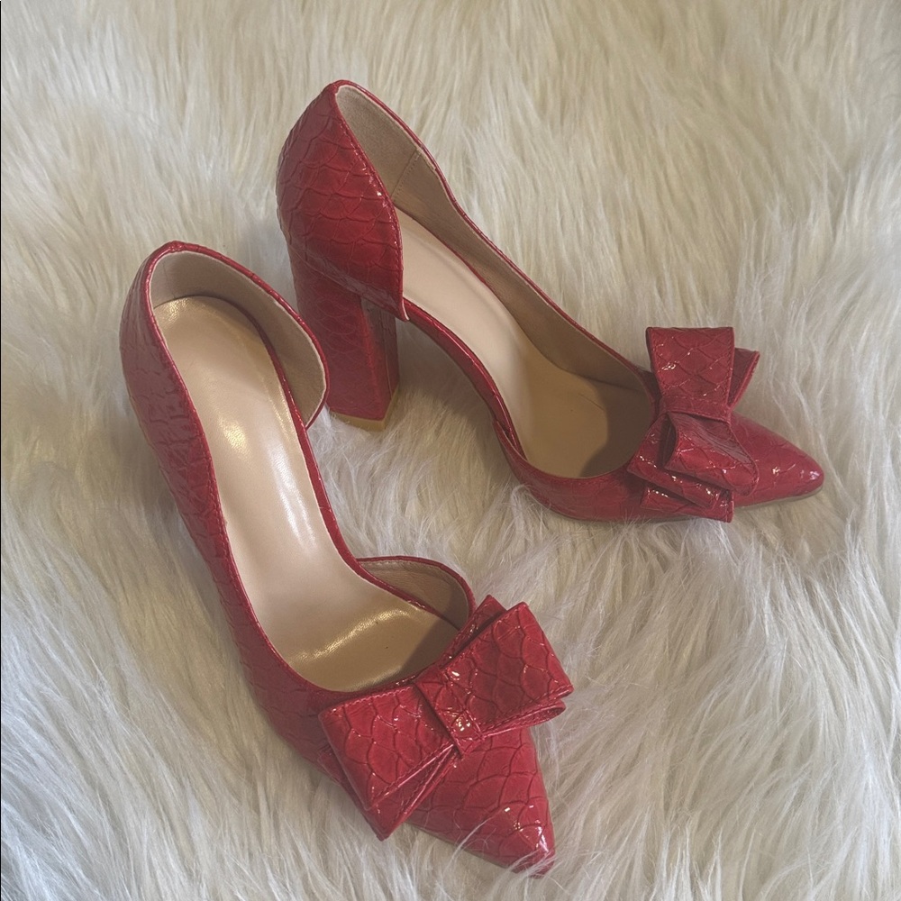Red Pointed Bow Block Heel Pumps
